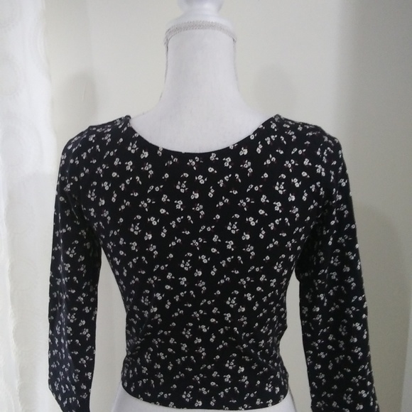 Crop Top - Picture 3 of 4